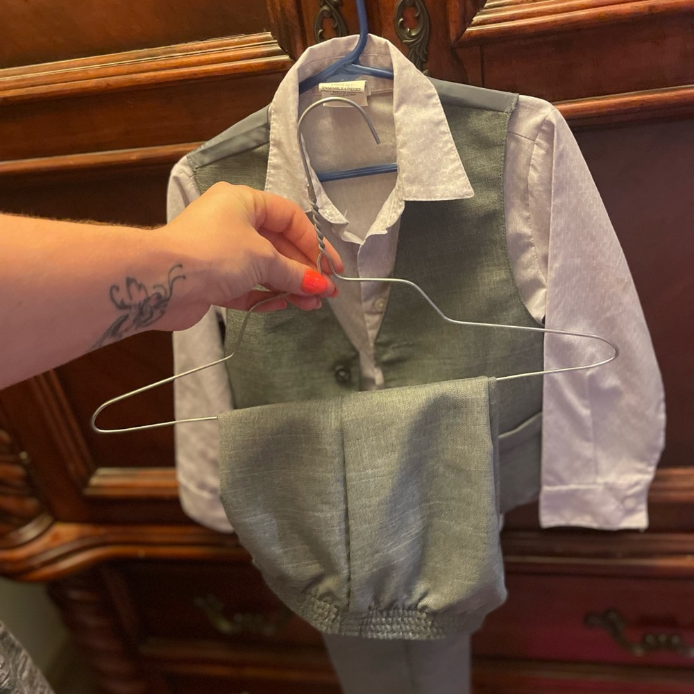 Boys size 4 Van Heusen Shirt, Pants, Vest Combo with purple and gray